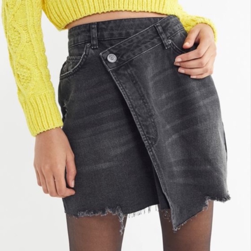 Urban Outfitters BDG Asymmetrical Faded Black Denim Wrap Mini Skirt Sz M